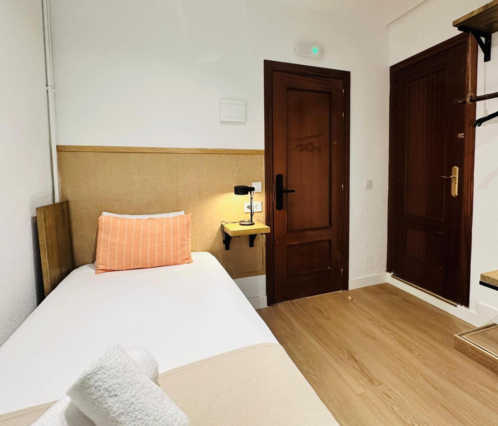 Autentic Boutique Moncloa Madrid Eksteriør bilde